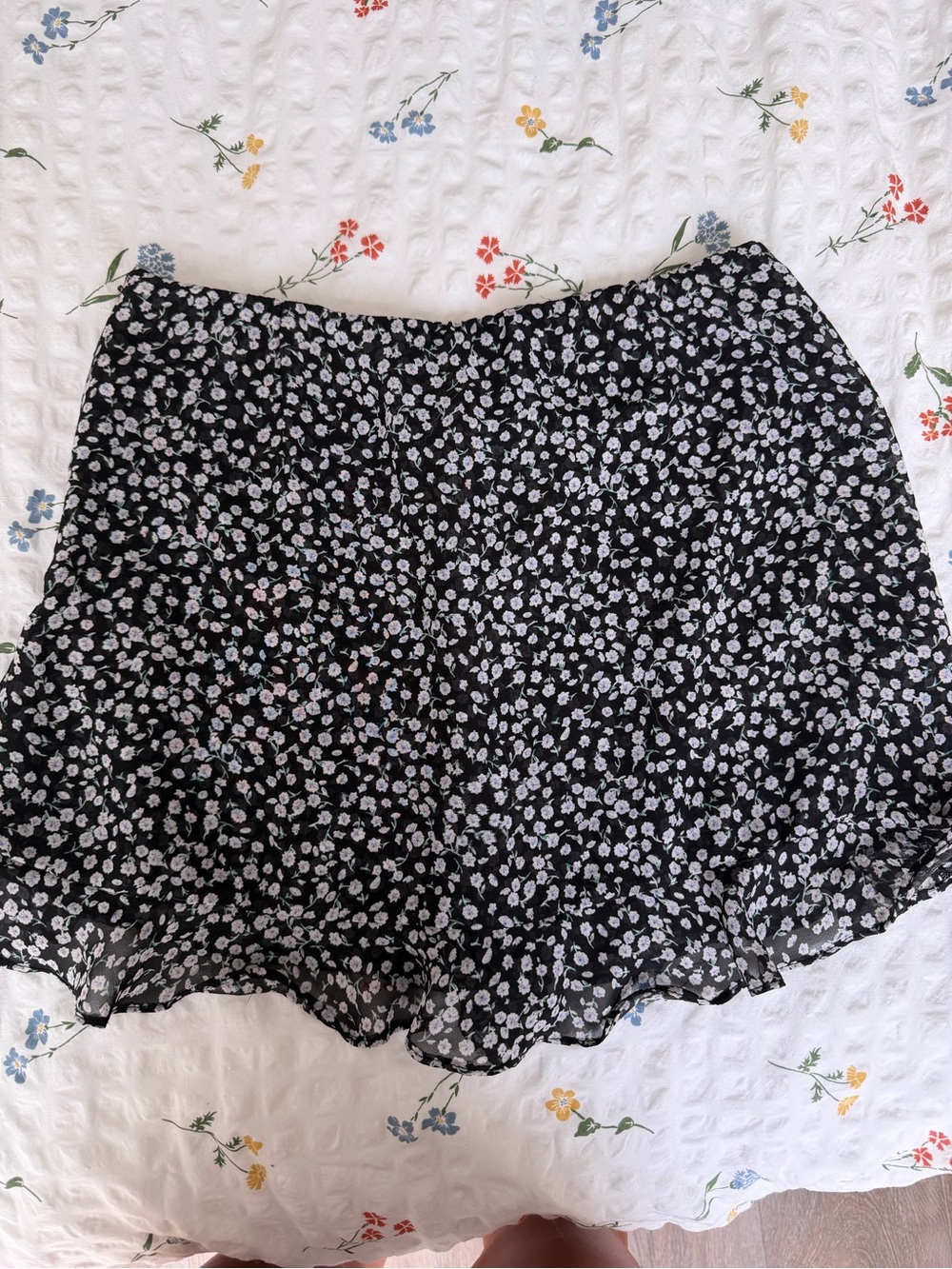 Black Floral Ruffle skort - Picture 2 of 3